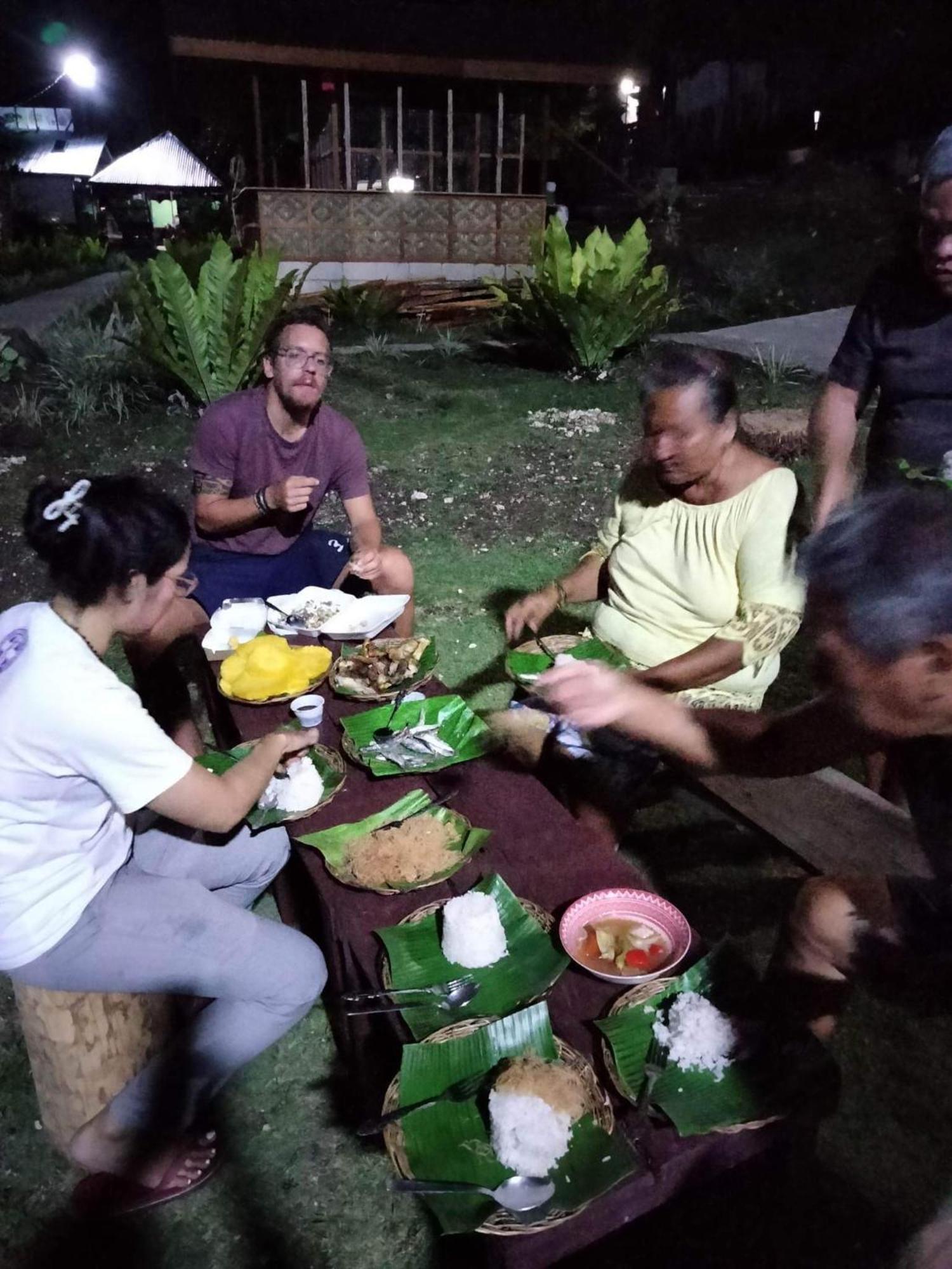 Roca'S Homestay Backpackers Chalet Batuan Exterior foto